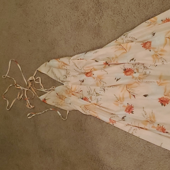 WOMENS SUMMER OPEN BACK FLOWER DRESS SIZE SMALL - Picture 5 of 10